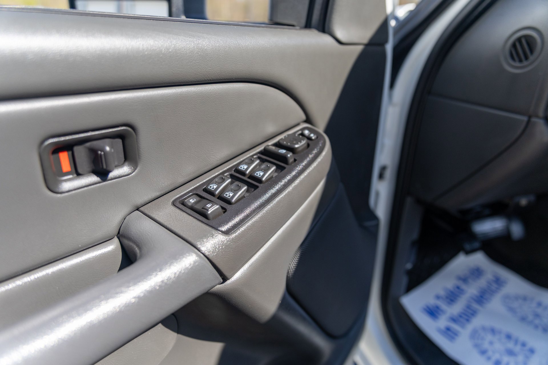 Used 2006 Chevrolet Silverado 2500 LT w/ Heavy-Duty Power Package image 33