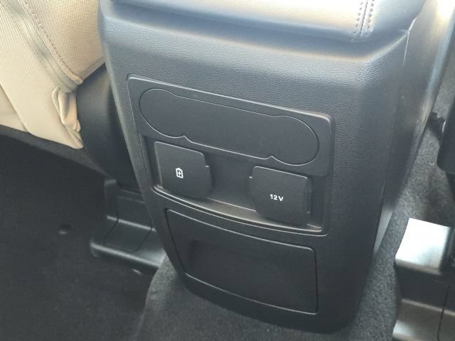 Used 2024 Ford Explorer XLT RWD image 18