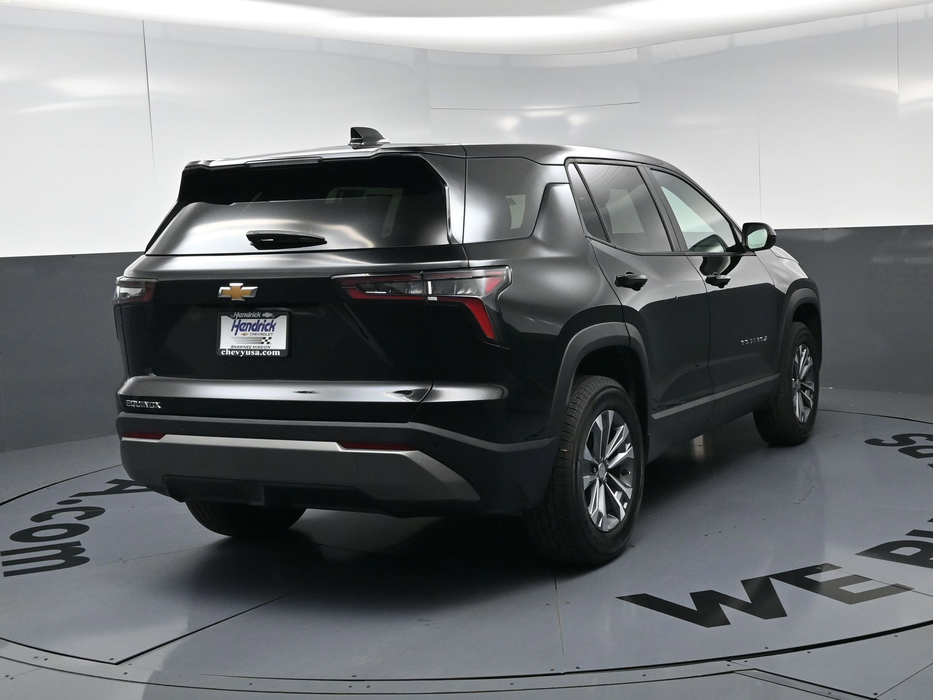 Used 2026 Chevrolet Equinox LT FWD image 9