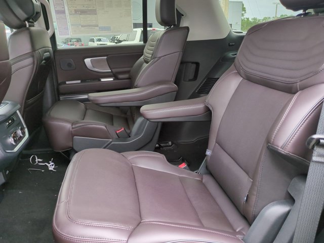 New 2026 Ford Expedition Platinum w/ Platinum Ultimate Package AWD/4WD image 14
