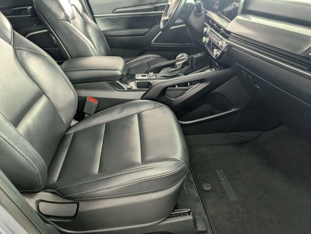 Used 2025 Kia Telluride S image 34