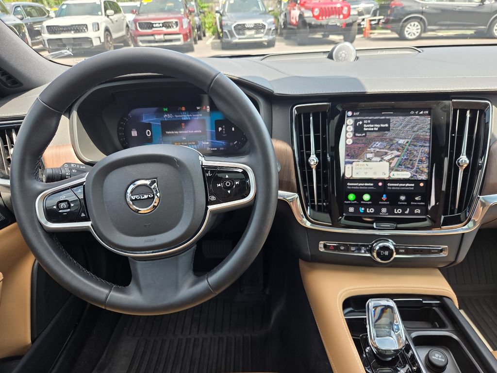 Used 2025 Volvo V90 B6 Cross Country Ultra w/ Protection Package Premier AWD/4WD image 13