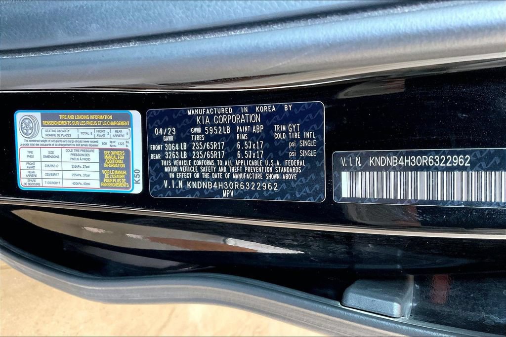 Used 2024 Kia Carnival LX FWD image 34