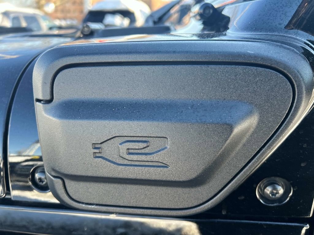 Used 2024 Jeep Wrangler Unlimited w/ Convenience Group image 11