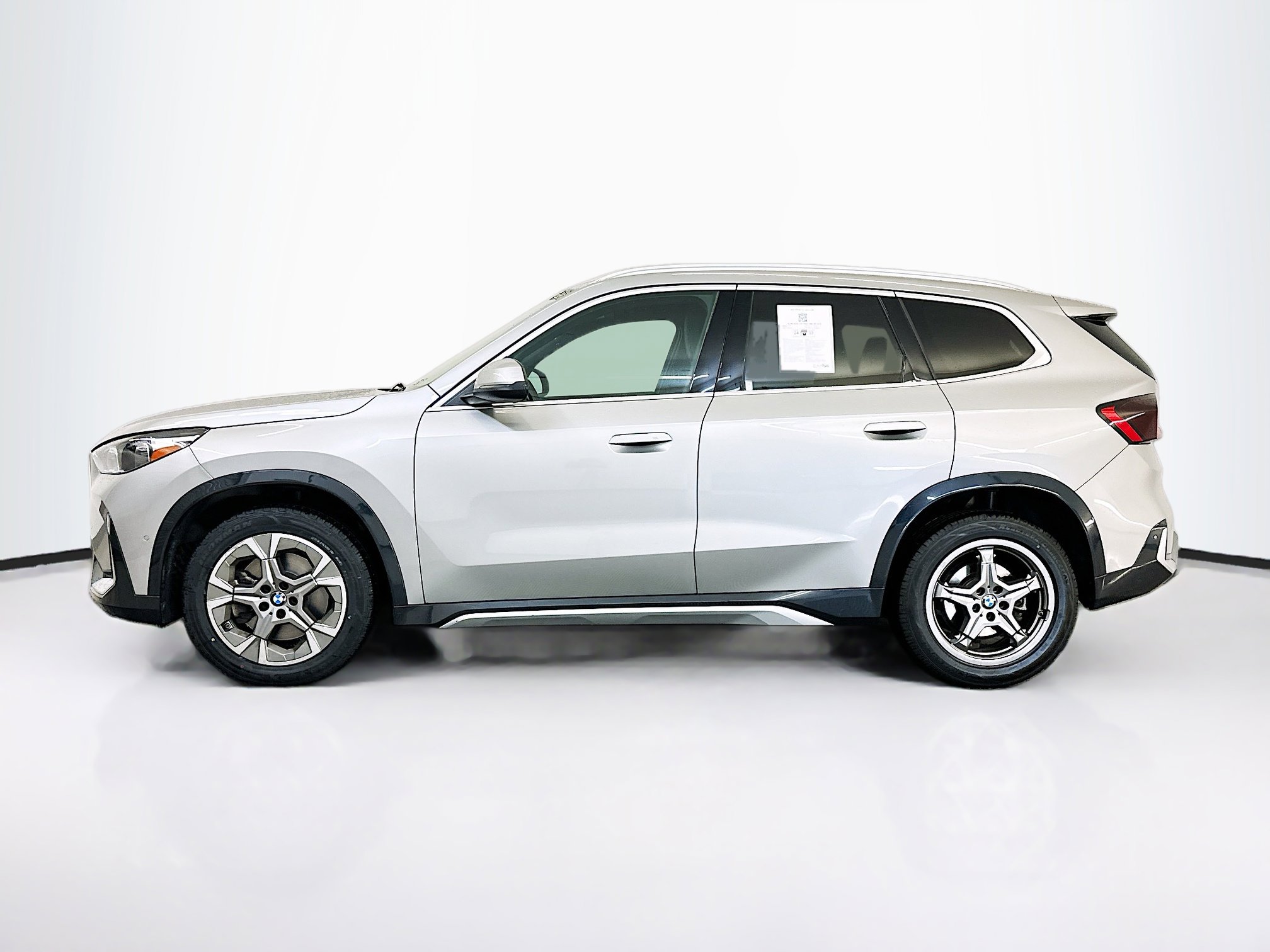 Used 2025 BMW X1 xDrive28i AWD/4WD image 4
