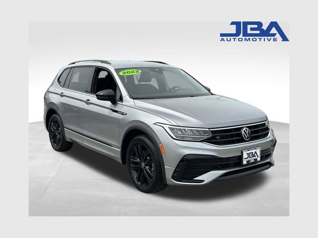 Used 2022 Volkswagen Tiguan SE R-Line image 1