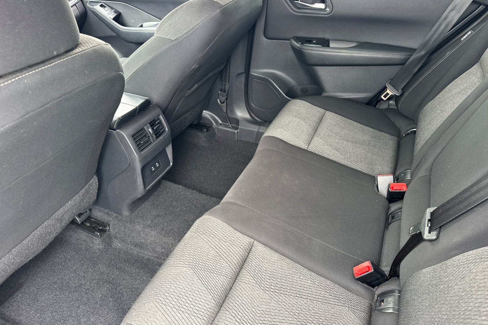 Used 2025 Nissan Rogue SV AWD/4WD image 26