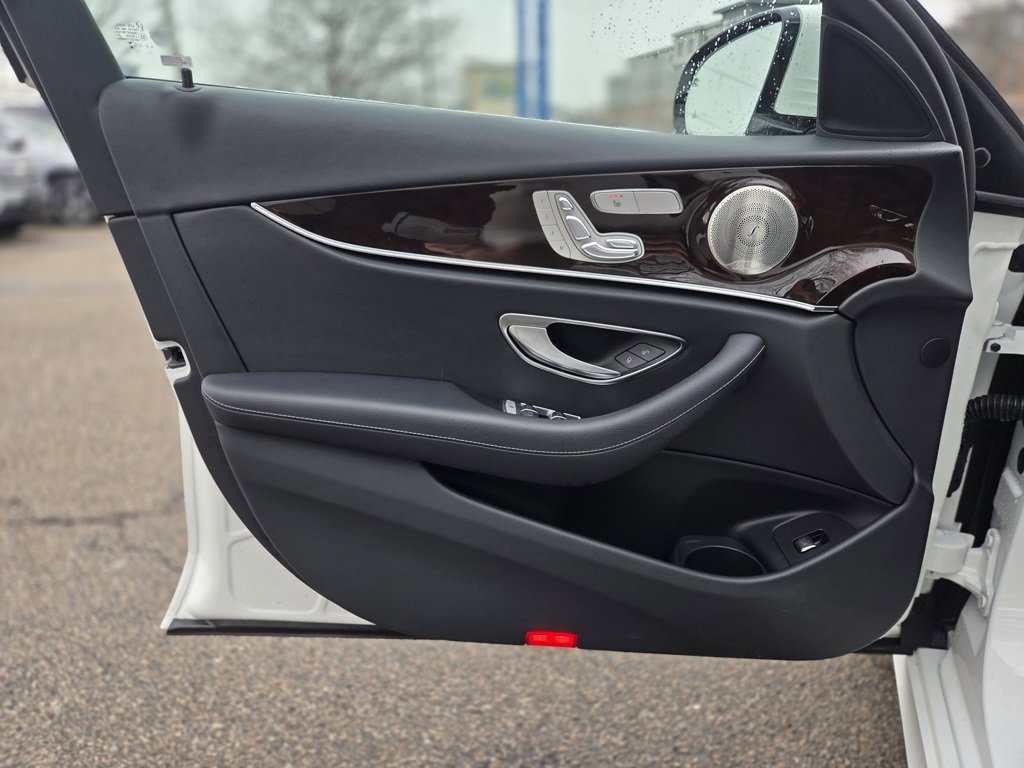 Used 2022 Mercedes-Benz E 350 4MATIC Sedan image 13