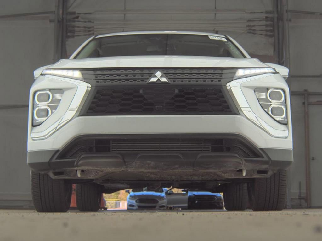 Used 2025 Mitsubishi Eclipse Cross SE AWD/4WD image 3