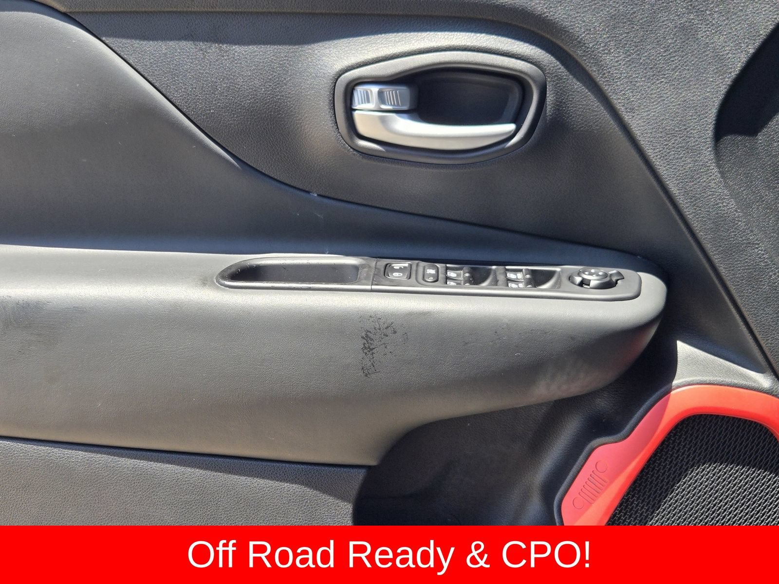 Used 2023 Jeep Renegade Trailhawk AWD/4WD image 29
