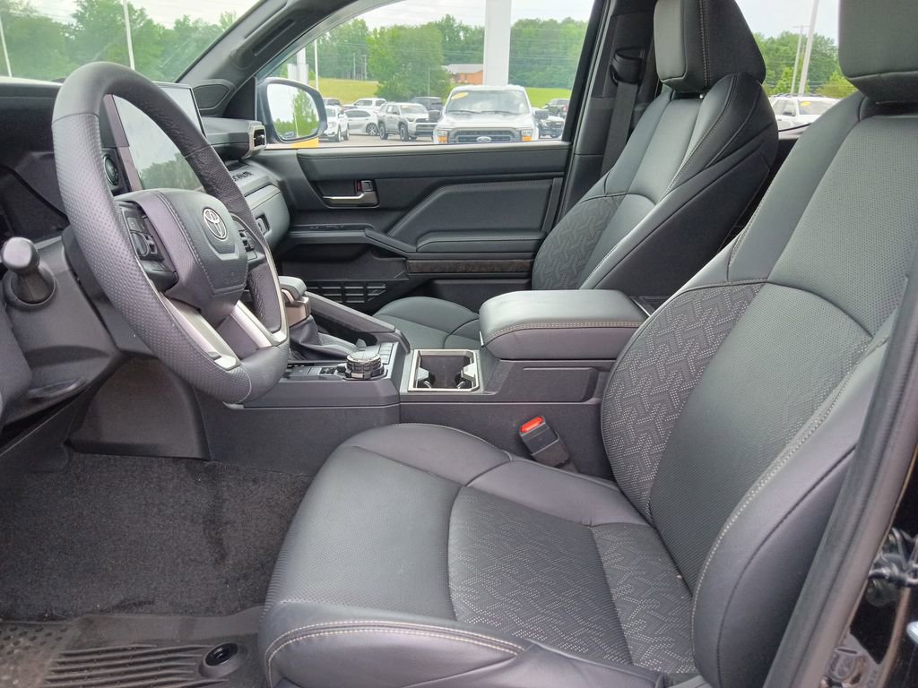Used 2025 Toyota Tacoma Limited AWD/4WD image 15