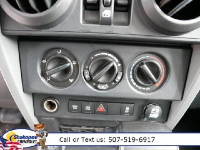 Used 2010 Jeep Wrangler Unlimited Rubicon image 18