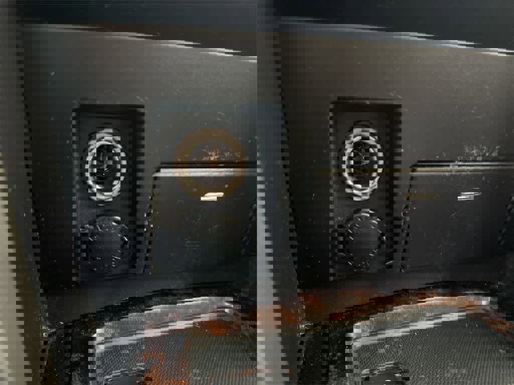 Used 2015 Toyota Land Cruiser image 34