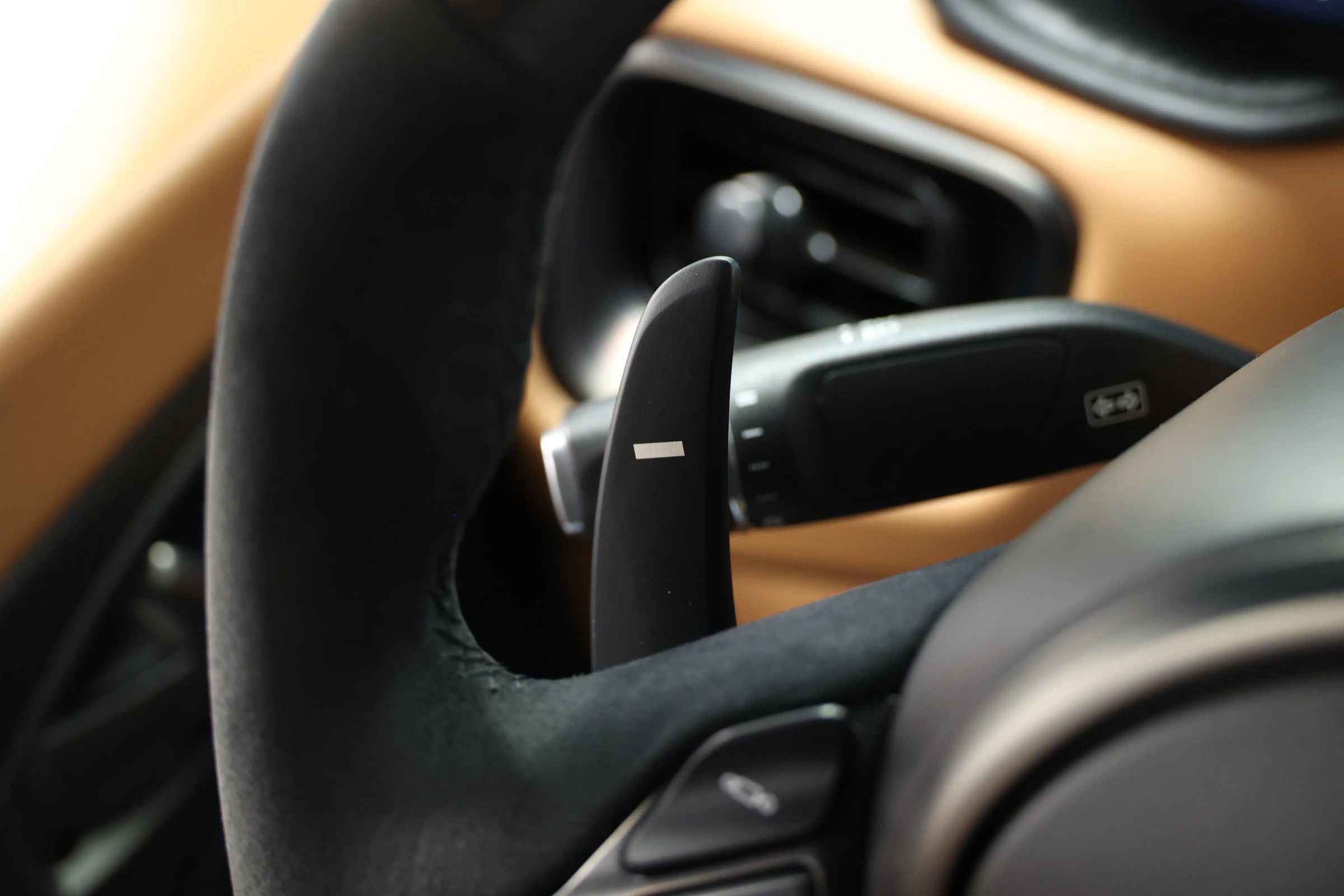 Used 2020 Aston Martin DB11 AMR image 28