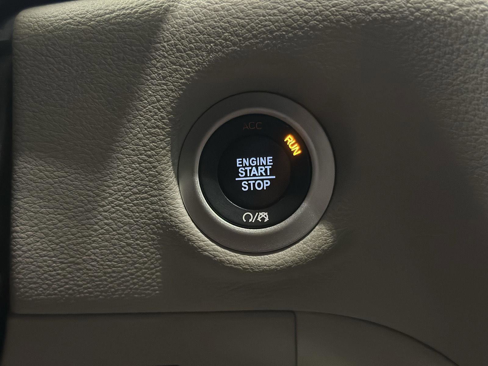 Used 2022 Chrysler Pacifica Limited image 33