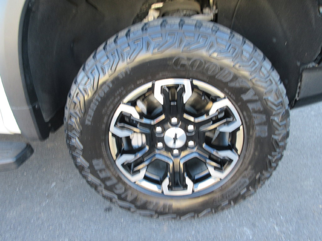 Certified 2023 Chevrolet Silverado 1500 ZR2 w/ Technology Package AWD/4WD image 8