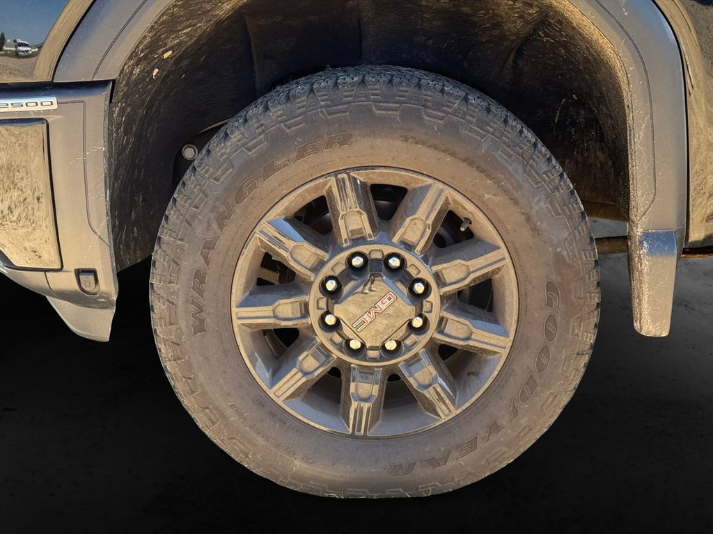 Used 2024 GMC Sierra 2500 AT4 w/ AT4 Preferred Package AWD/4WD image 13