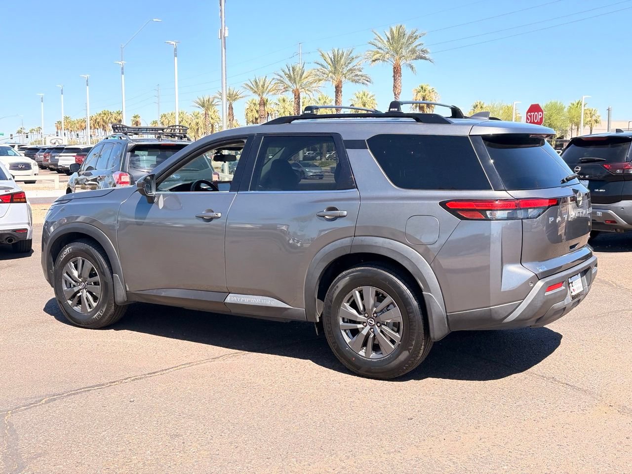 Certified 2022 Nissan Pathfinder SV FWD image 4