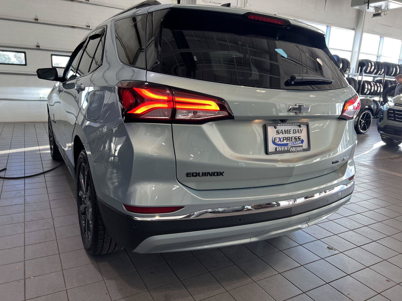 Used 2022 Chevrolet Equinox RS AWD/4WD image 25