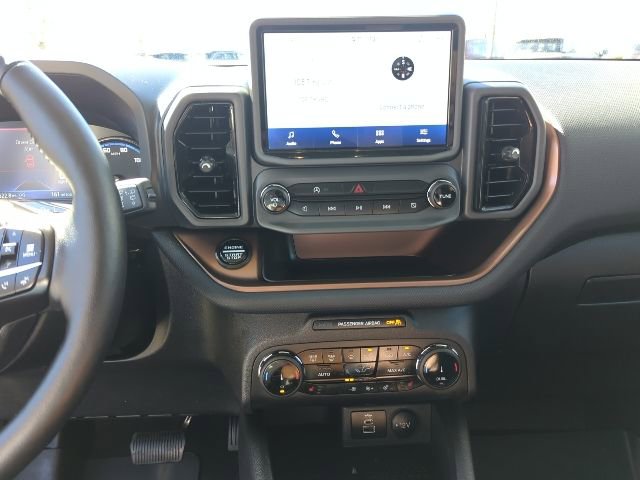 Used 2023 Ford Bronco Sport Outer Banks w/ Tech Package AWD/4WD image 9