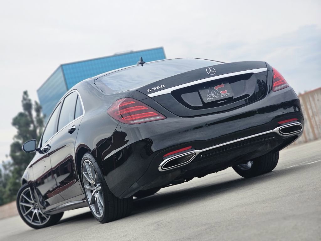 Used 2018 Mercedes-Benz S 560 Sedan image 2
