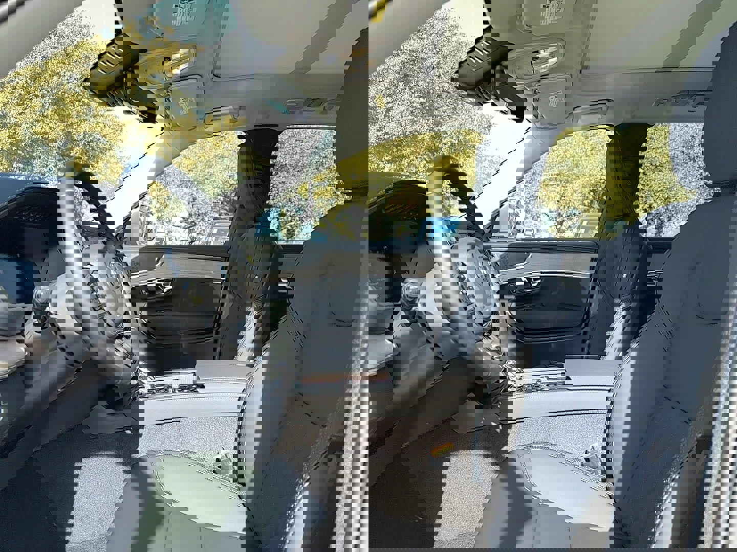 New 2025 Volvo XC90 T8 Core w/ Protection Package image 11