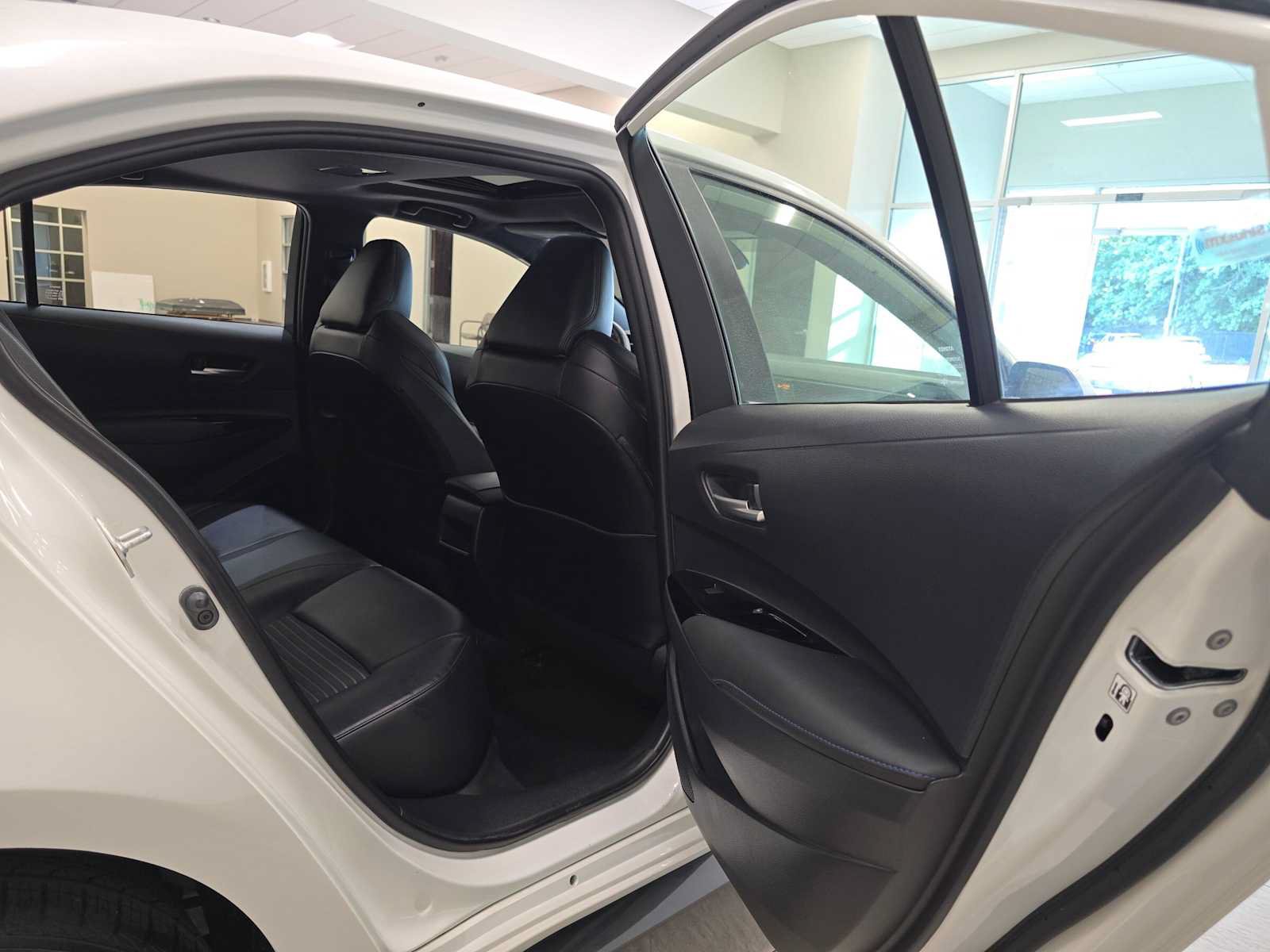 Used 2020 Toyota Corolla XSE FWD image 25