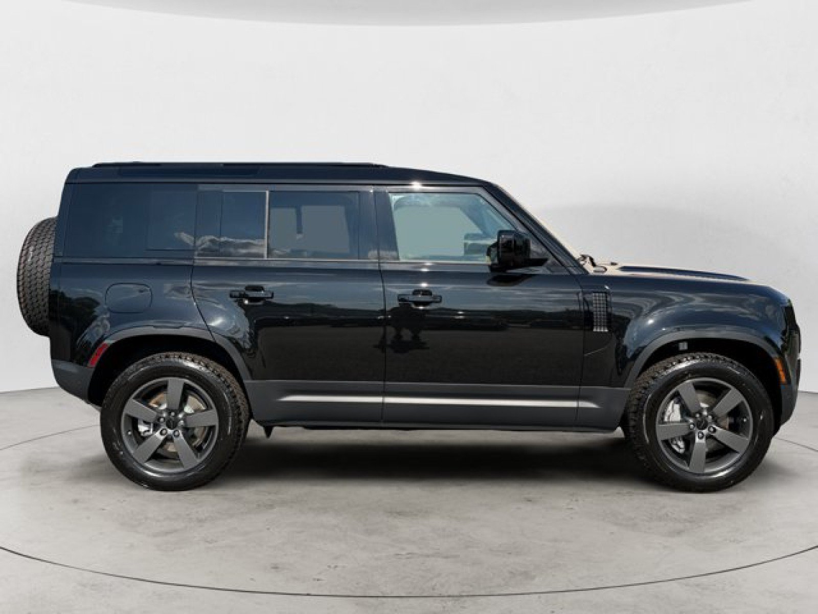 New 2026 Land Rover Defender 110 S AWD/4WD image 3
