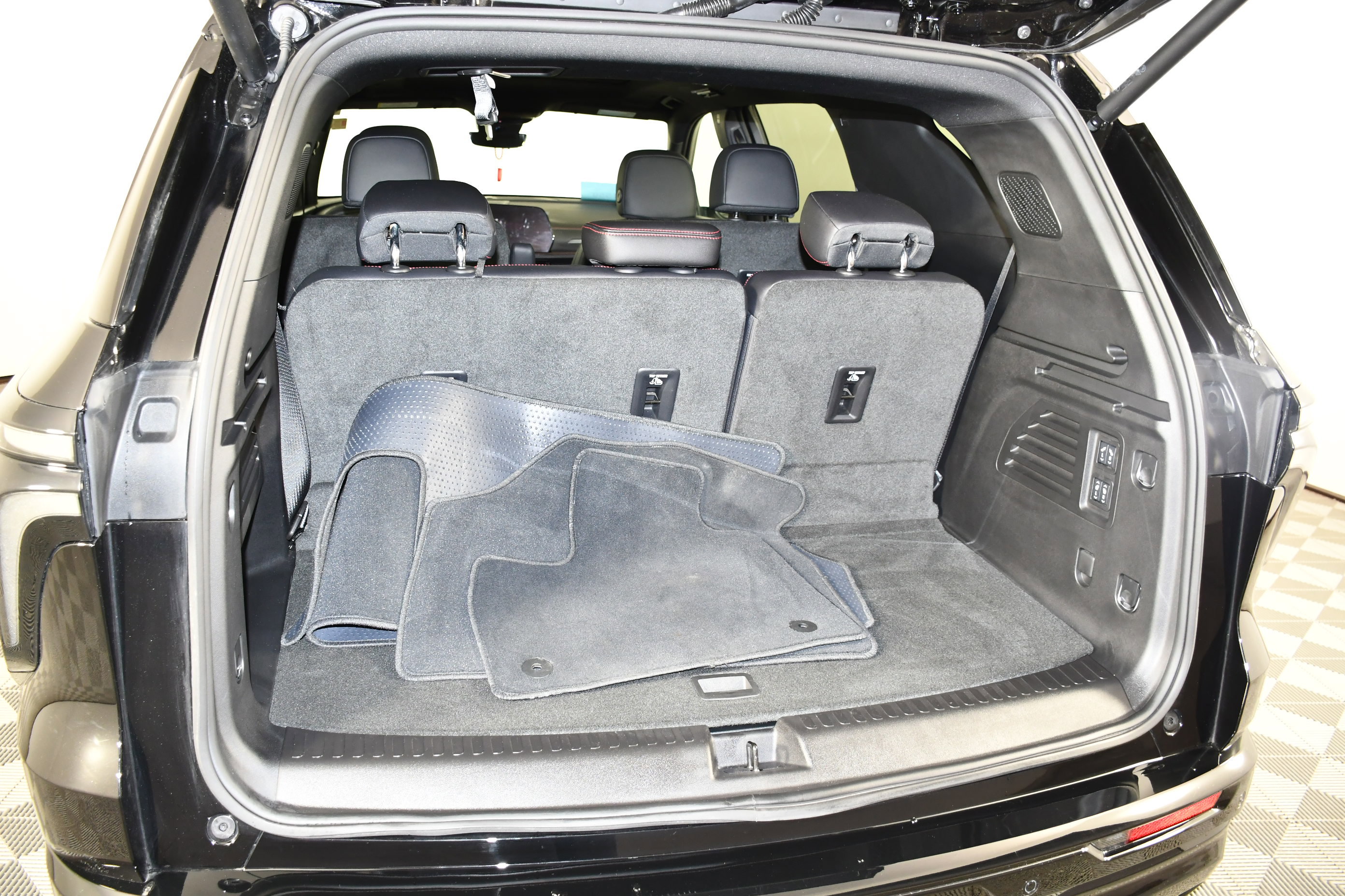 Used 2026 Chevrolet Traverse RS image 38