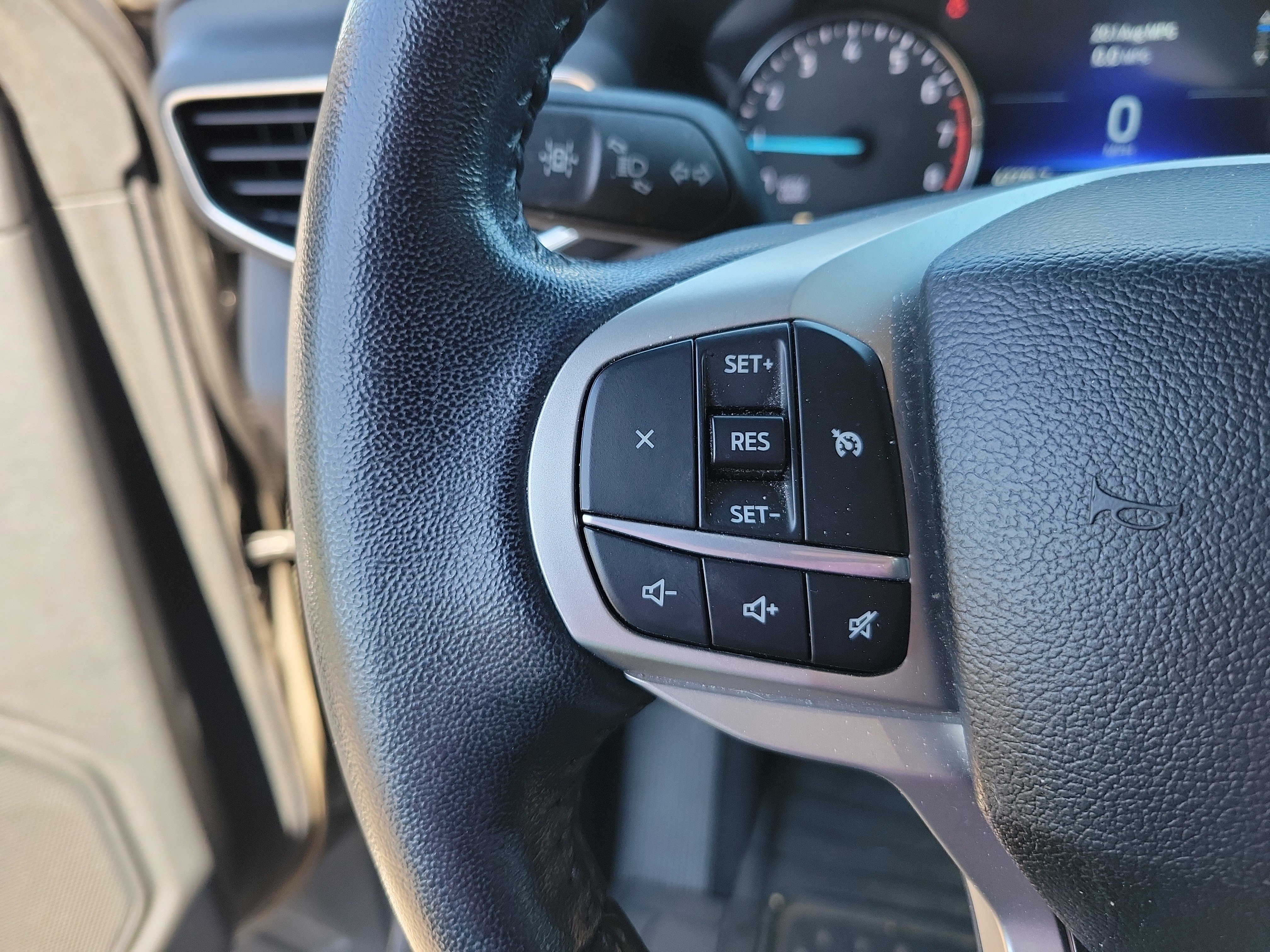 Used 2022 Ford Explorer XLT w/ Equipment Group 202A image 16