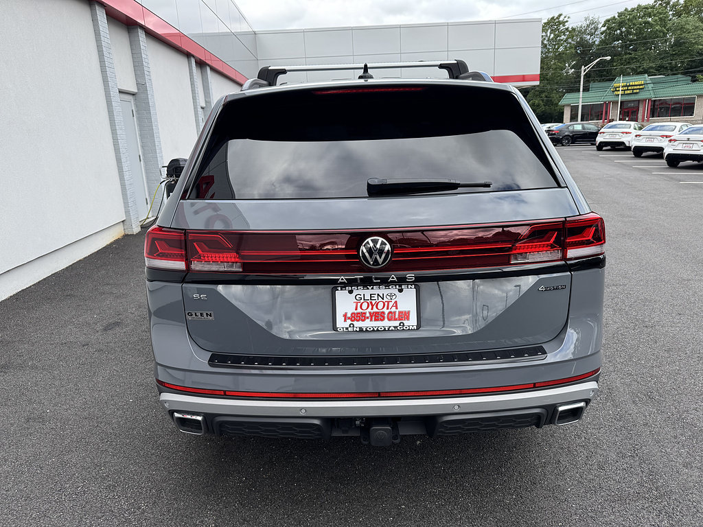 Used 2024 Volkswagen Atlas Peak Edition SE AWD/4WD image 6