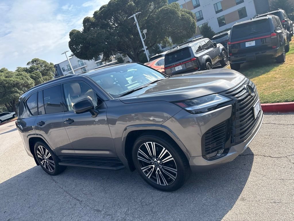 Used 2024 Lexus LX 600 4WD w/ Appearance Package image 7