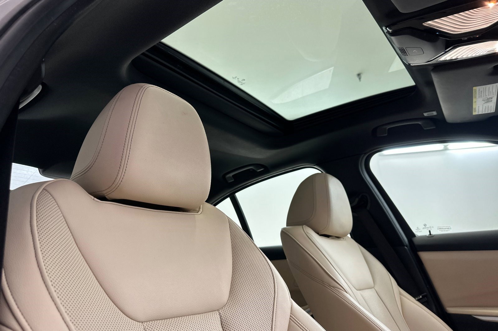 Certified 2023 BMW 330e w/ M Sport Package image 24