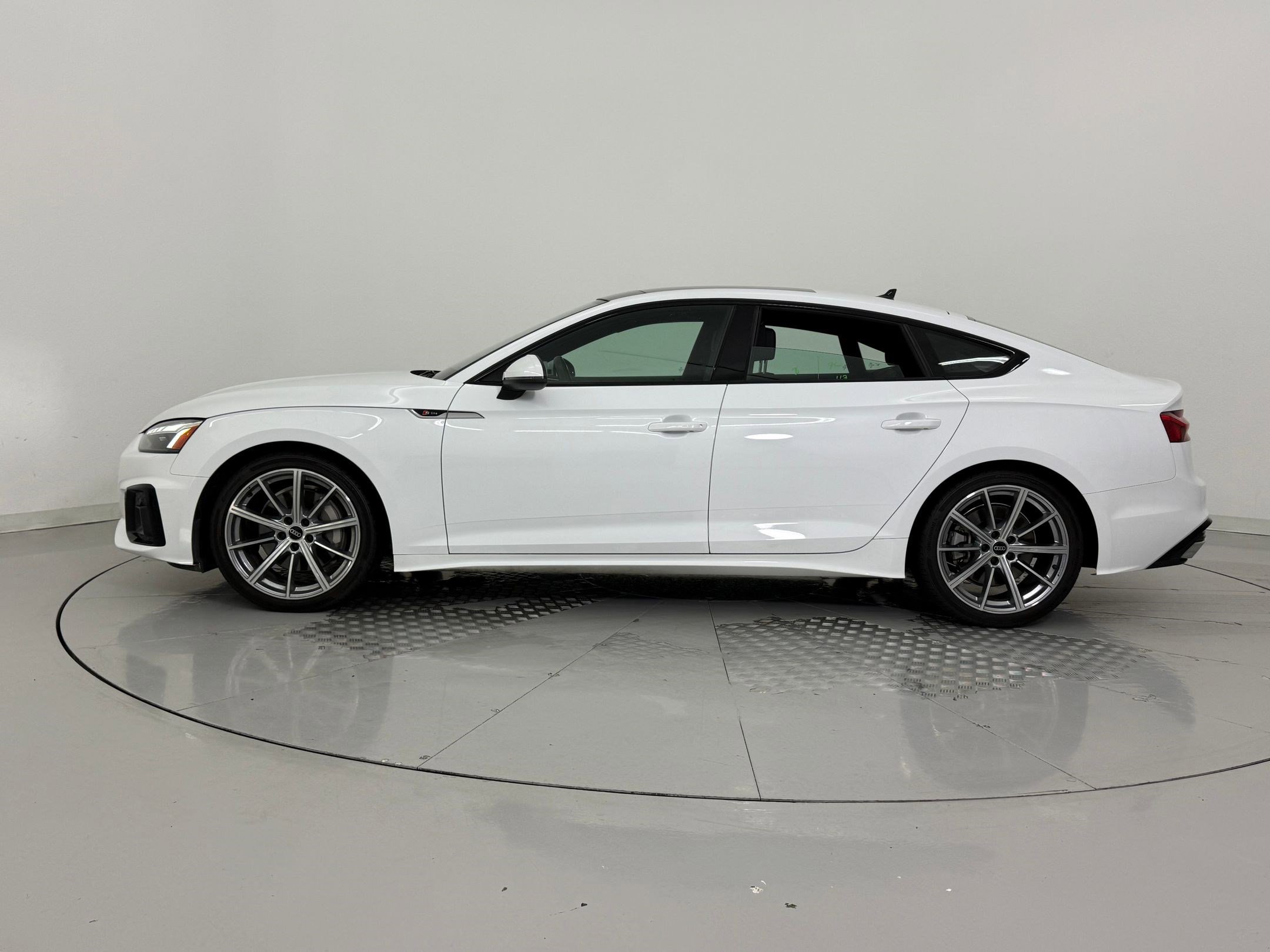 Used 2025 Audi A5 2.0T Premium Plus image 2