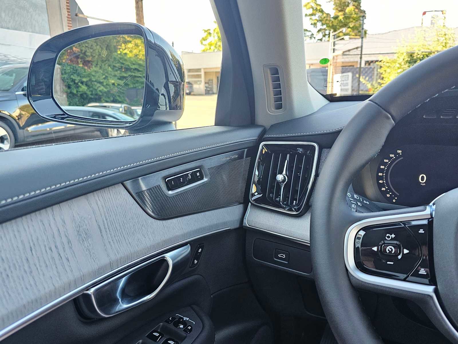 New 2026 Volvo XC90 B6 Ultra w/ Protection Package image 29