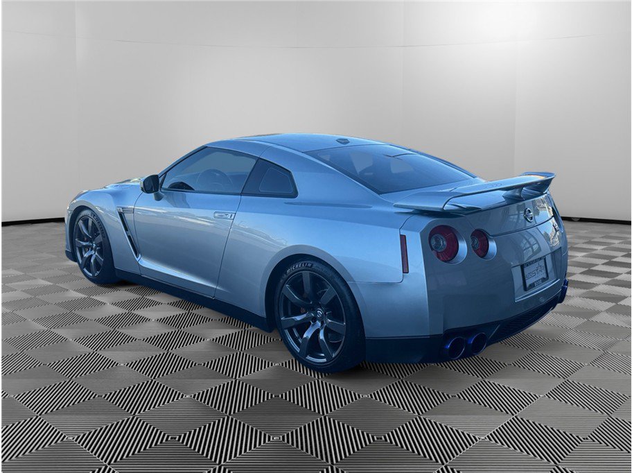 Used 2009 Nissan GT-R Premium AWD/4WD image 3