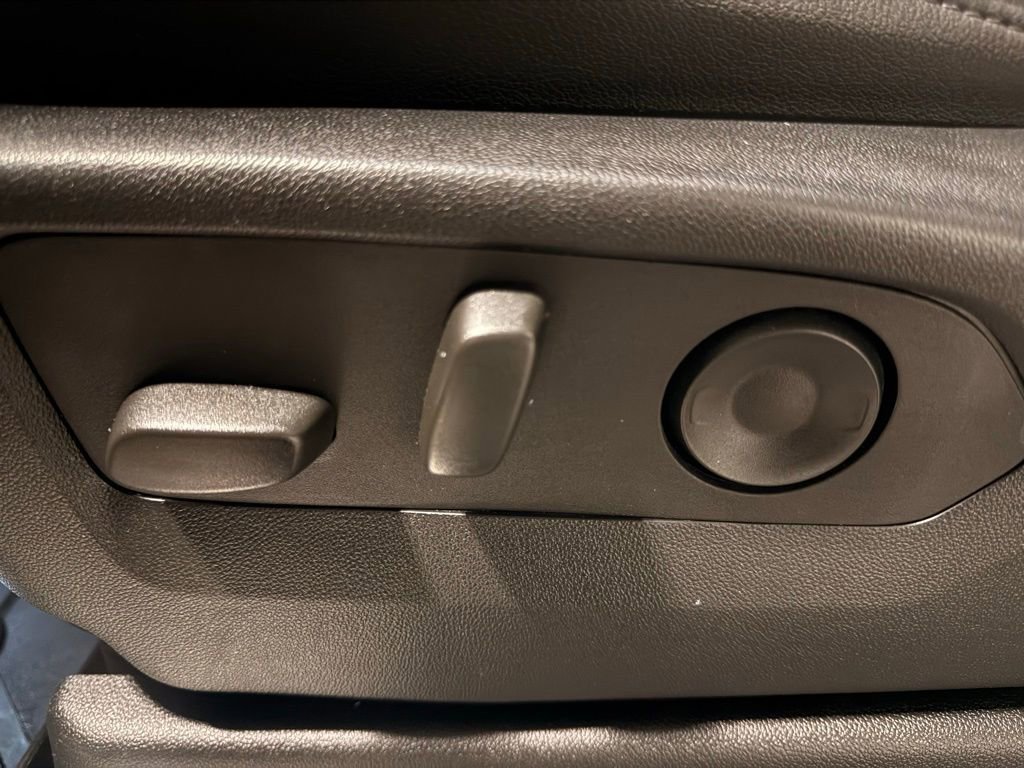 Used 2024 Chevrolet Tahoe Z71 w/ Z71 Off-Road Package AWD/4WD image 15