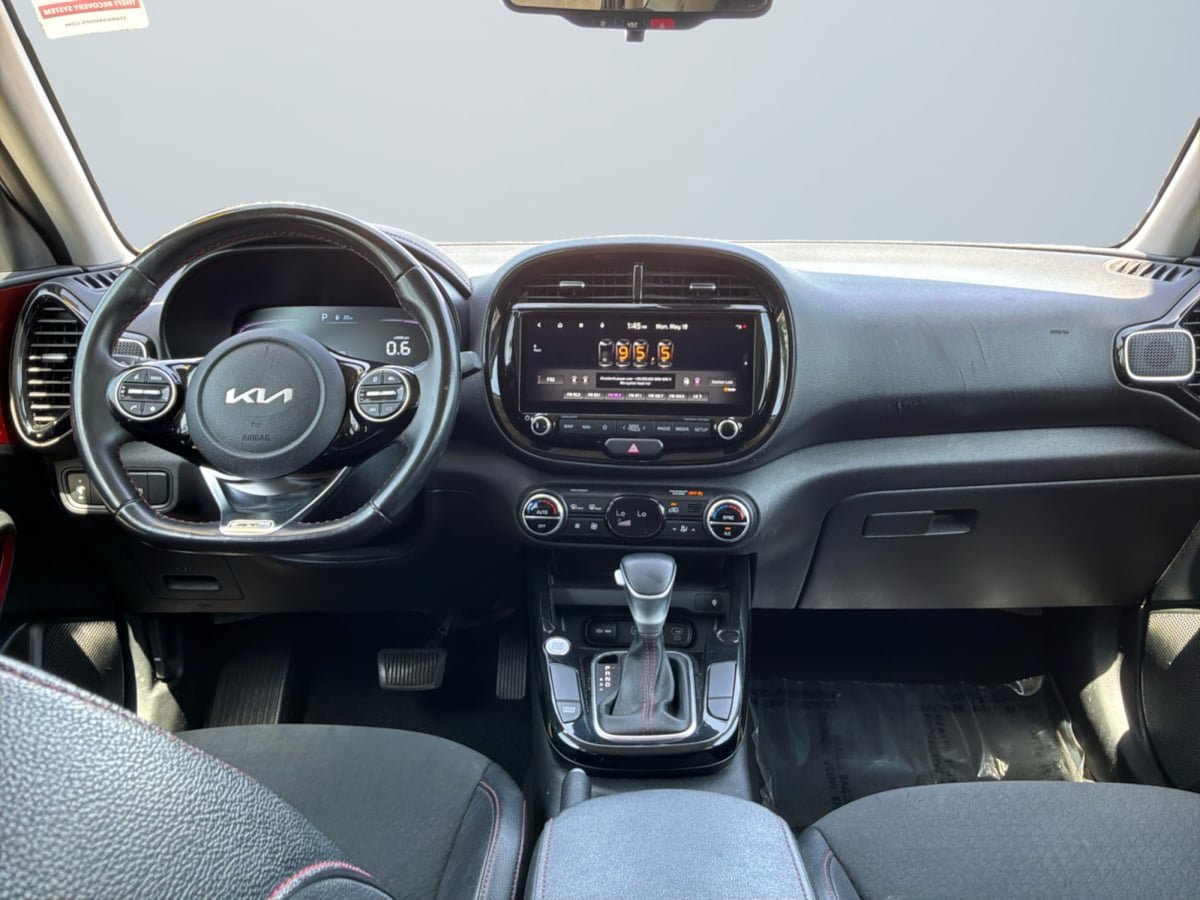 Used 2023 Kia Soul GT-Line FWD image 9