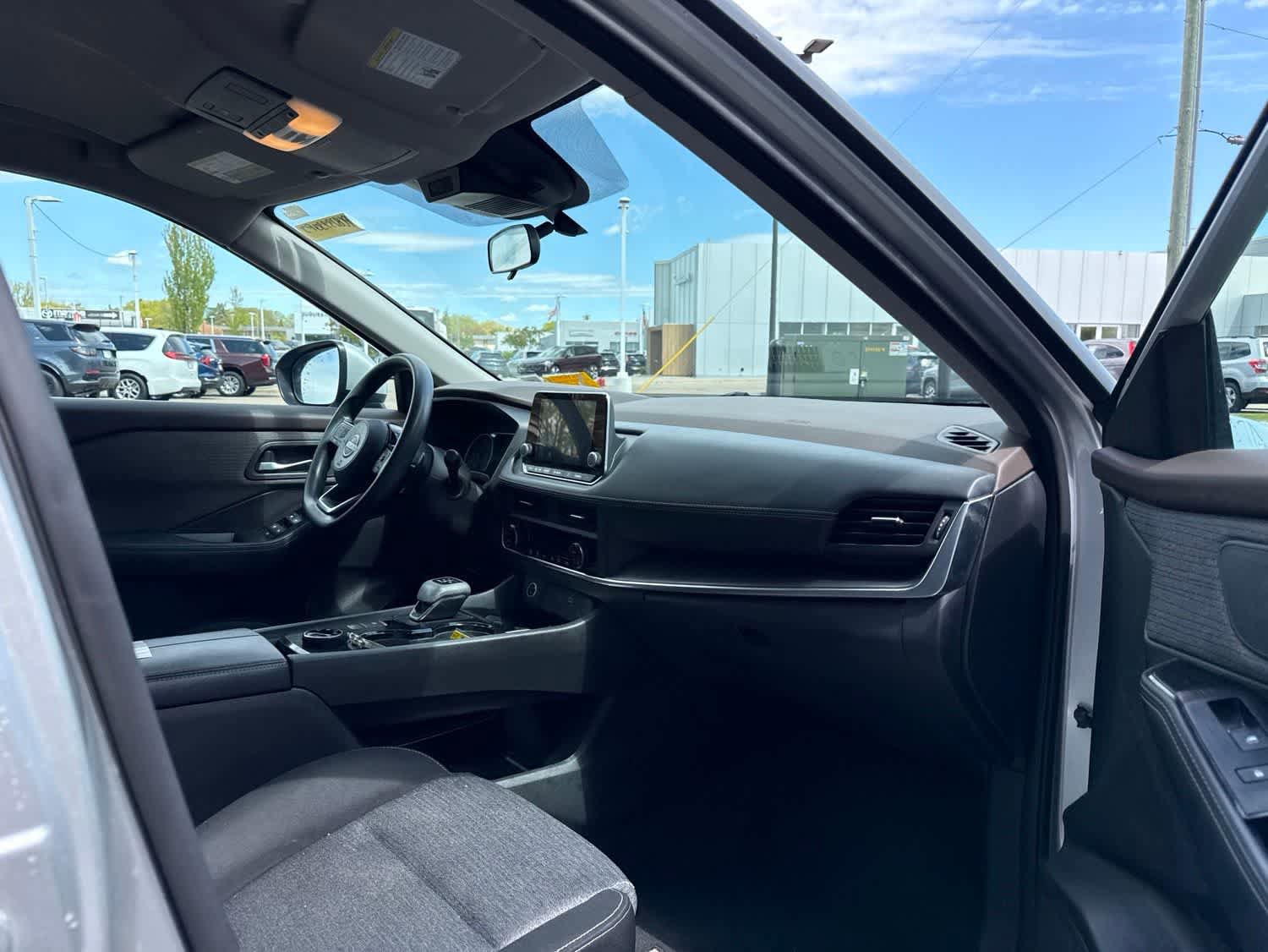 Used 2023 Nissan Rogue SV AWD/4WD image 11