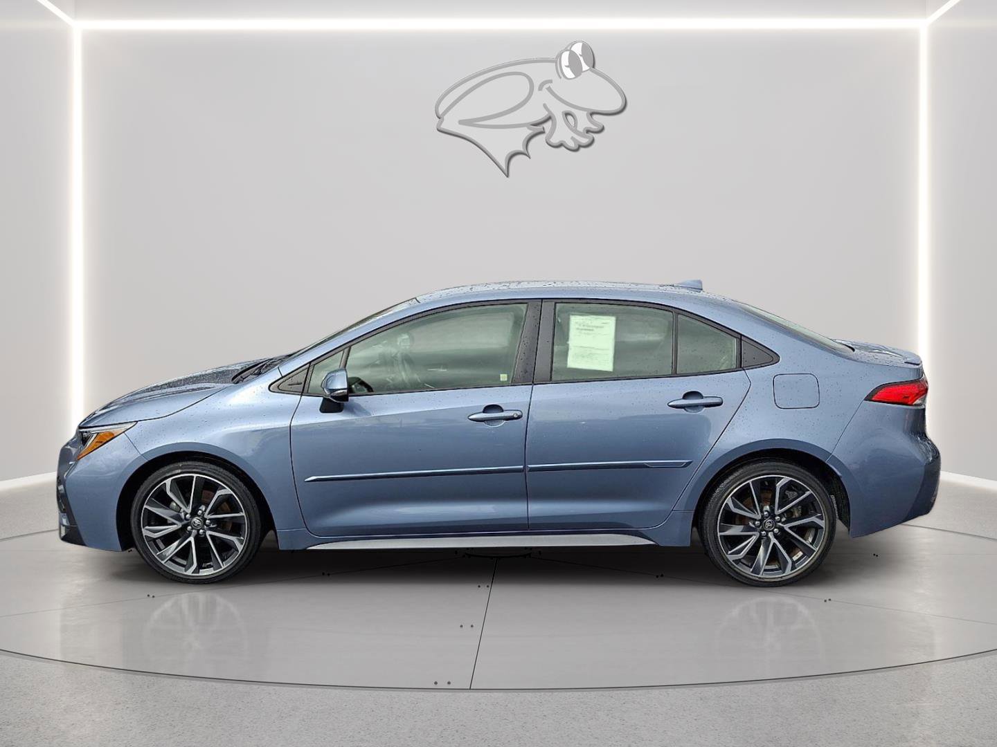 Used 2022 Toyota Corolla SE image 2