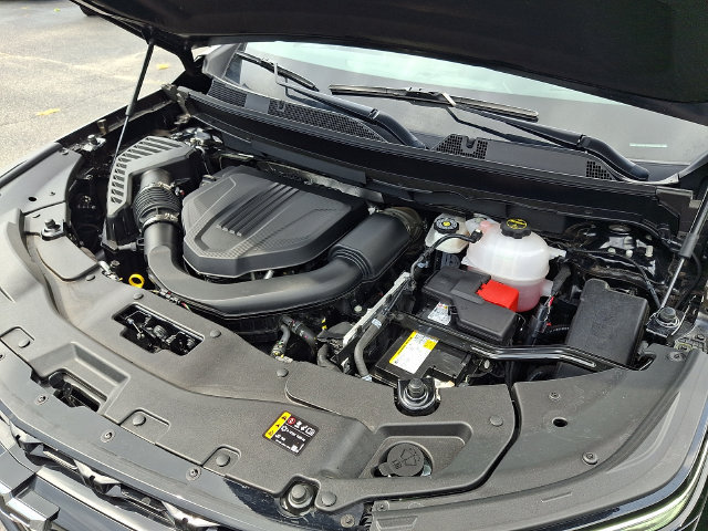 Used 2025 Chevrolet Traverse RS FWD image 27