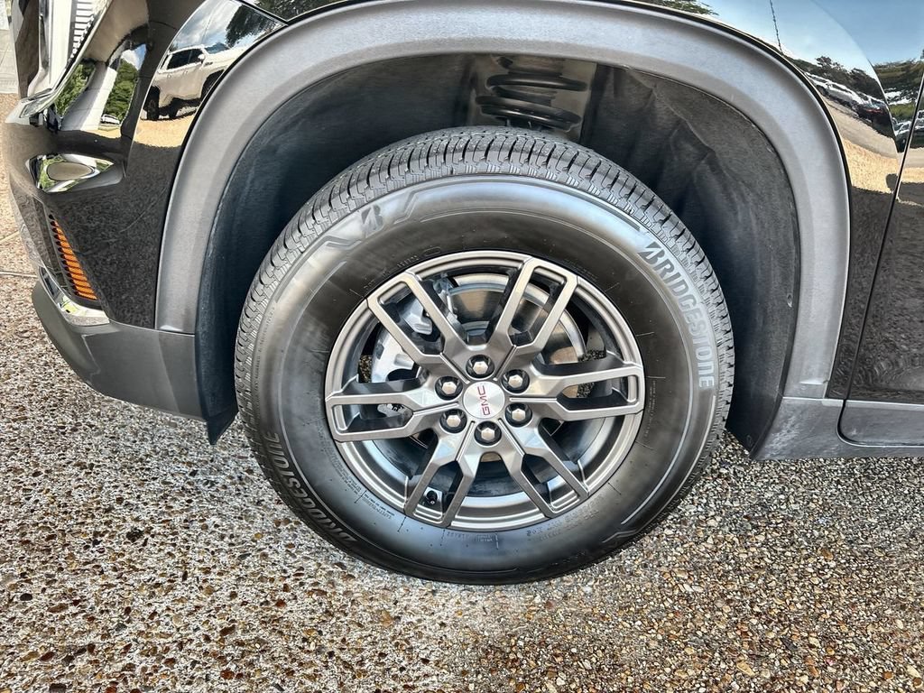 Certified 2025 GMC Acadia Elevation FWD image 33