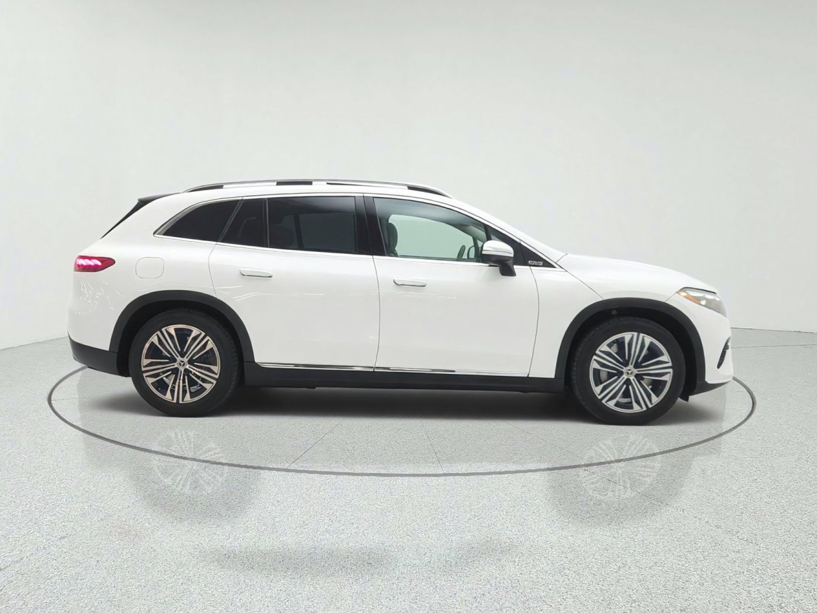 New 2027 Mercedes-Benz EQS 400 4MATIC SUV image 4