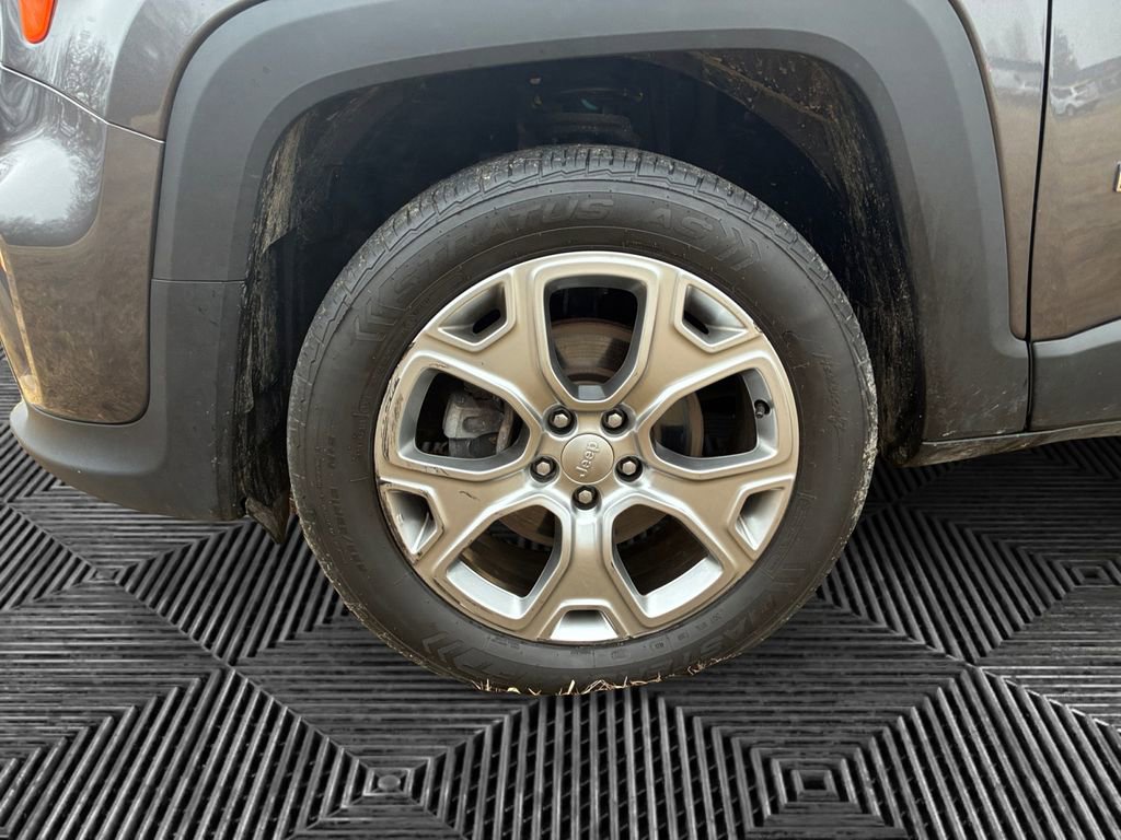Used 2020 Jeep Renegade Limited image 14