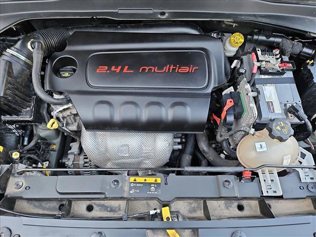 Used 2017 Jeep Renegade Trailhawk AWD/4WD image 23