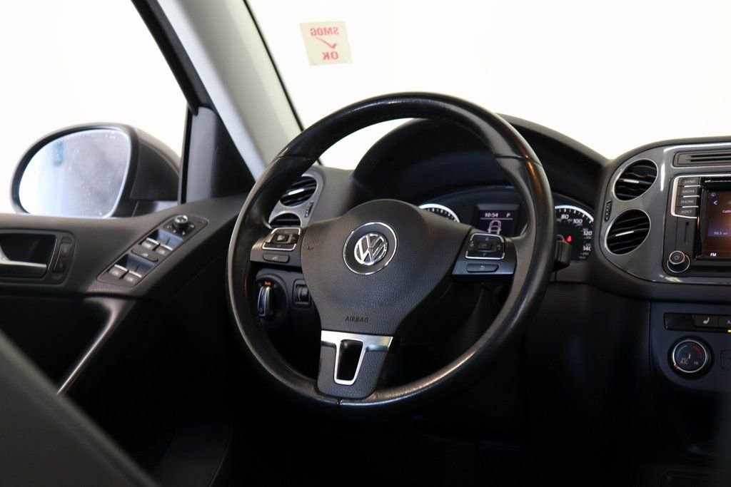 Used 2016 Volkswagen Tiguan SE image 22