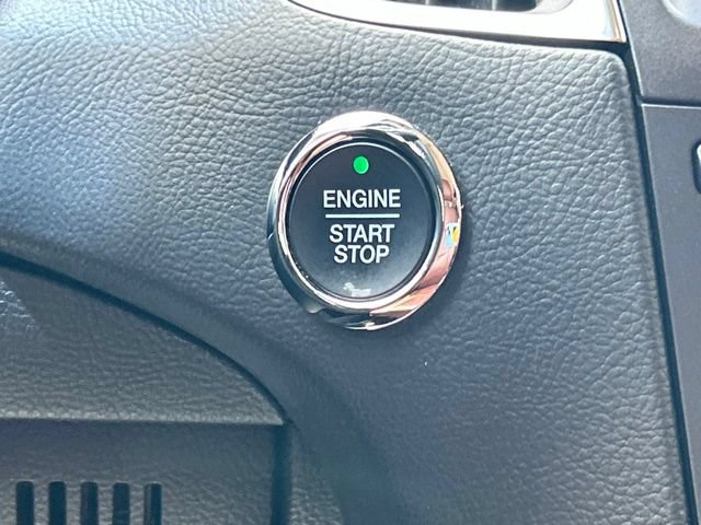 Used 2019 Ford Edge Titanium w/ Equipment Group 301A AWD/4WD image 44