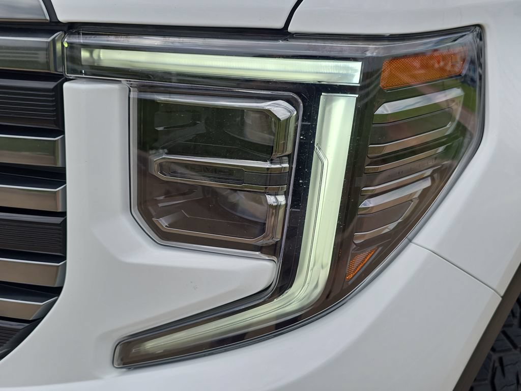Used 2024 GMC Sierra 1500 AT4 w/ AT4 Premium Package AWD/4WD image 32