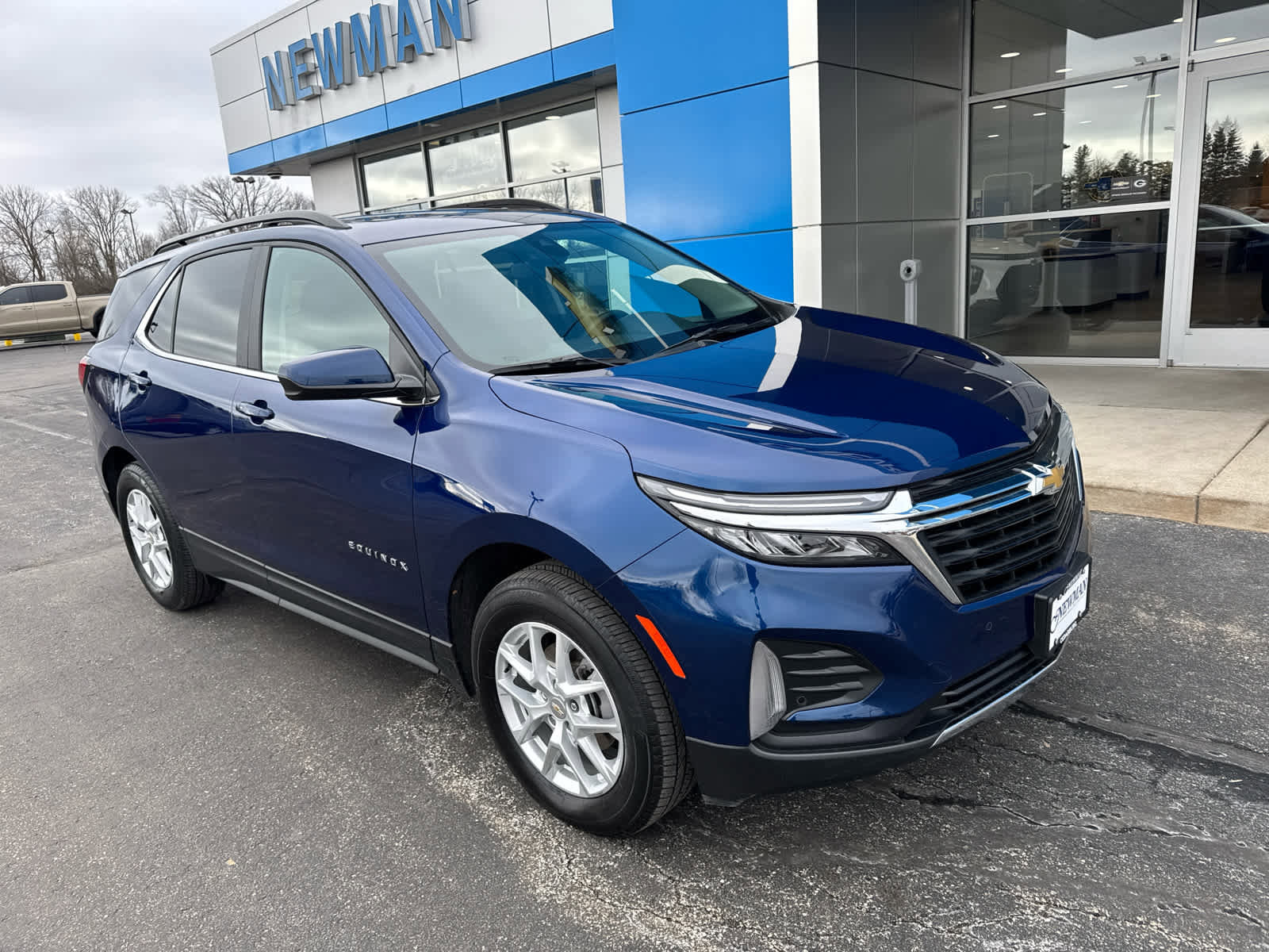 Used 2023 Chevrolet Equinox LT image 1