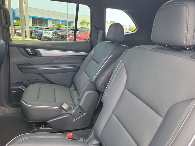 Certified 2025 Buick Enclave Preferred FWD image 9